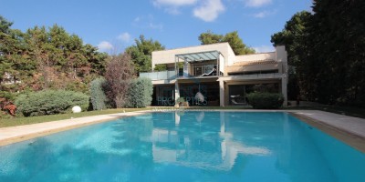 ΑΠΑΡΑΜΙΛΛΗΣ ΑΙΣΘΗΤΙΚΗΣ ΥΠΕΡΠΟΛΥΤΕΛΗΣ ΜΟΝΟΚΑΤΟΙΚΙΑ 800τ.μ. ΣΕ 2.000 τ.μ. ΟΙΚΟΠΕΔΟ ΜΕ ΠΙΣΙΝΑ ΣΕ ΜΙΑ ΟΜΟΡΦΗ ΓΕΙΤΟΝΙΑ ΠΛΗΣΙΟΝ ΤΟΥ ΟΤΕ ΤΗΣ ΕΚΑΛΗΣ